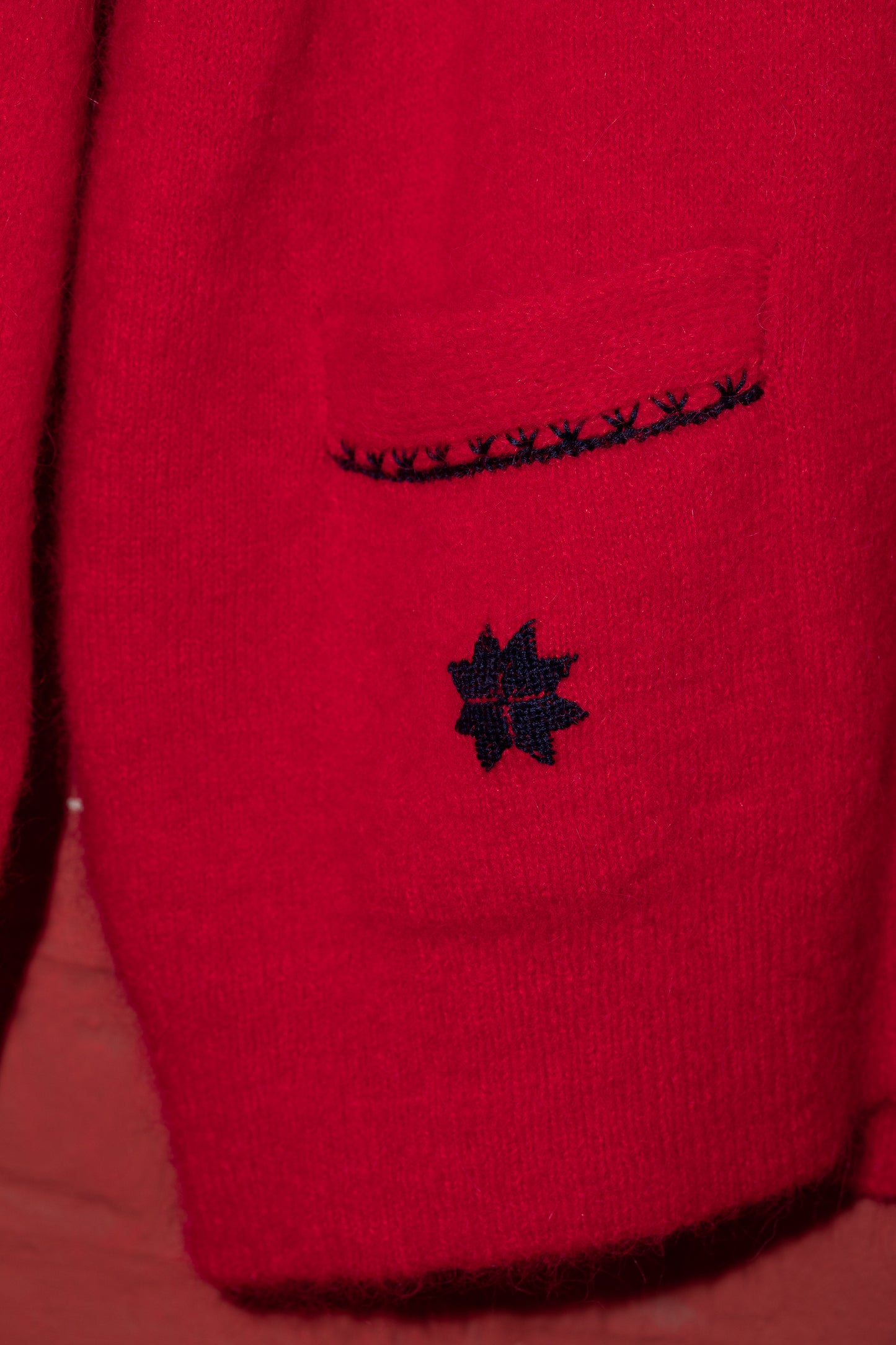 ЧЕРВОНИЙ КАРДИГАН