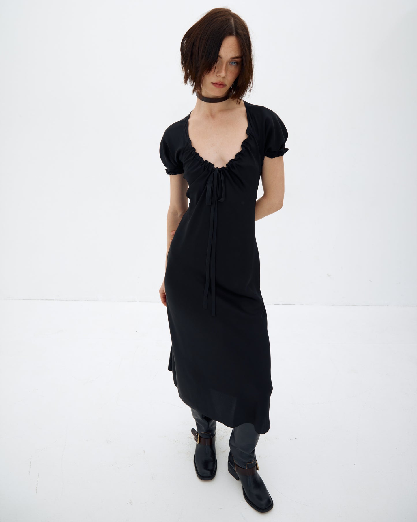 СУКНЯ КОРТНІ