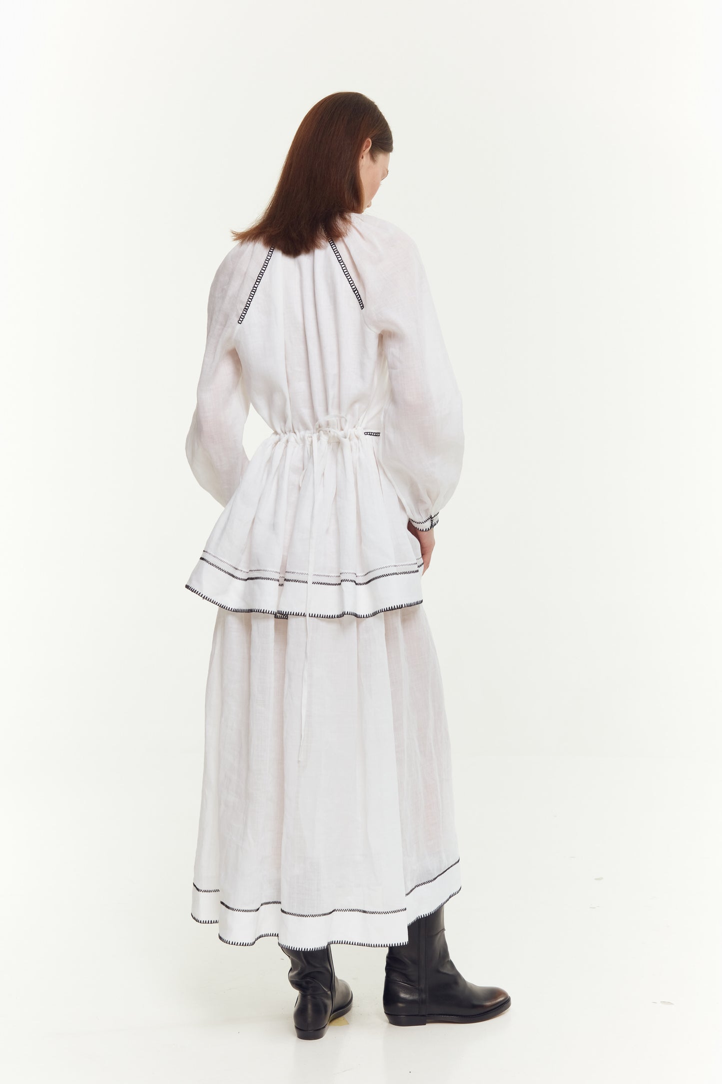 СУКНЯ З БАСКОЮ