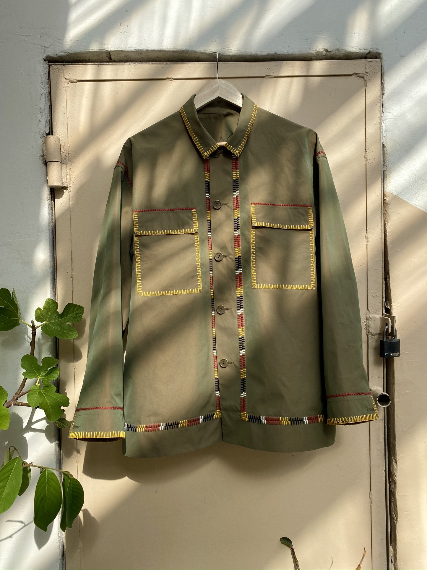 MILITARY-STYLE SHIRT